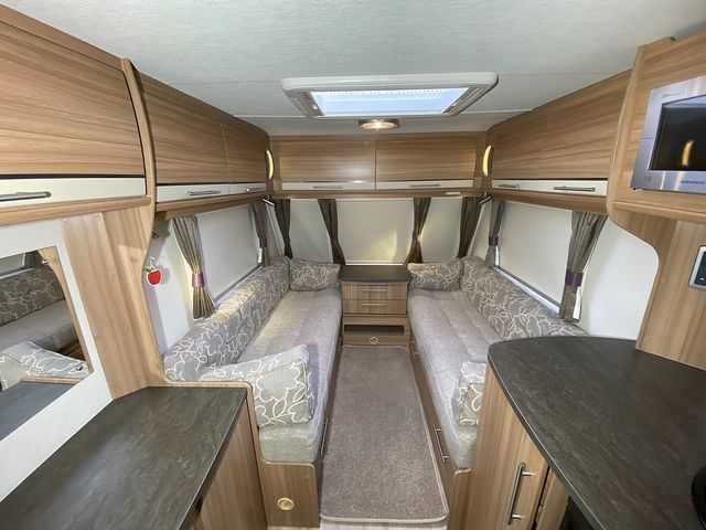 Lunar Quasar 642 Touring Caravan (2015) - Picture 4