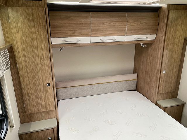 Coachman VIP 545 Touring Caravan (2018) - Picture 9