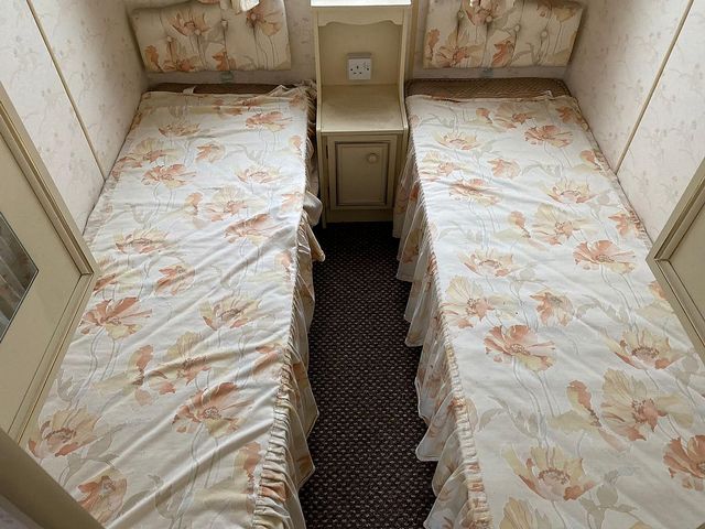 Atlas Sherwood Super Static Caravan (2000) - Picture 7