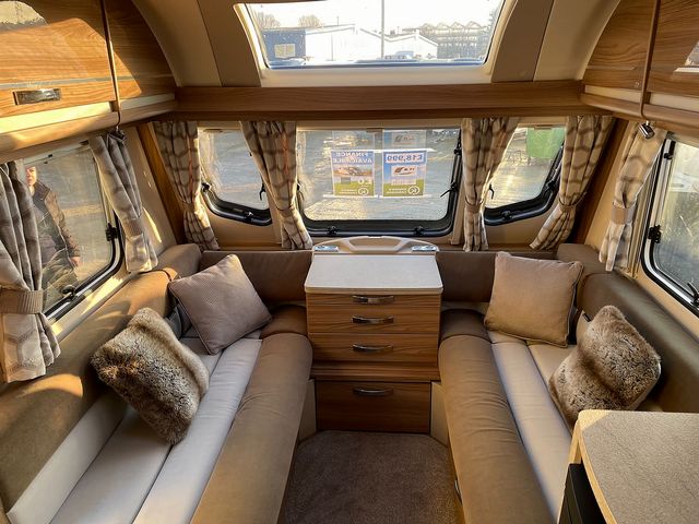 Swift Challenger 570 Touring Caravan (2017) - Picture 4