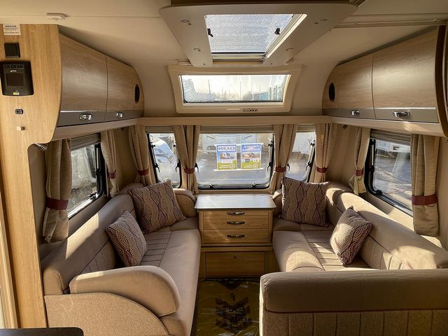 Elddis Supreme 840 Touring Caravan (2018) - Picture 4