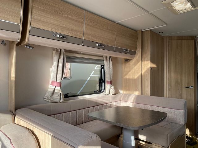 Elddis Supreme 840 Touring Caravan (2018) - Picture 5