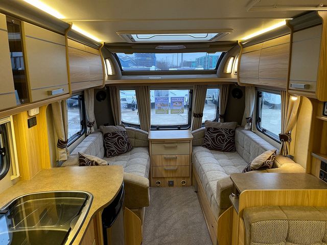 Coachman Pastiche 565 Touring Caravan (2012) - Picture 4