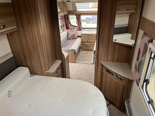 Swift Challenger 580 Touring Caravan (2017) - Picture 11