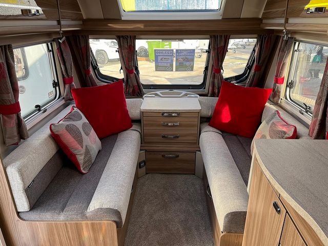 Swift Challenger 645 Touring Caravan (2018) - Picture 5