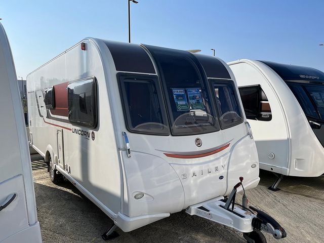 Bailey Unicorn Valencia Touring Caravan (2015) - Picture 1