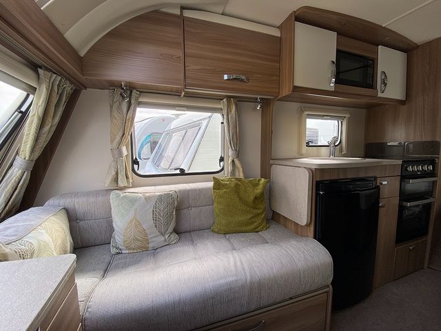 Swift Sprite Major 4 Touring Caravan (2015) - Picture 4