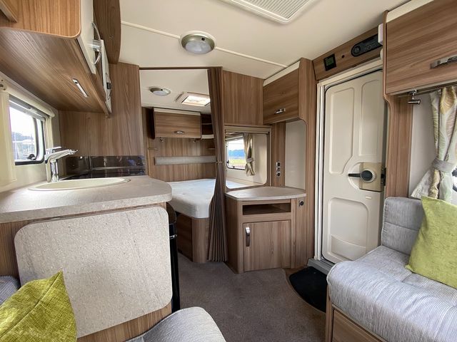 Swift Sprite Major 4 Touring Caravan (2015) - Picture 9