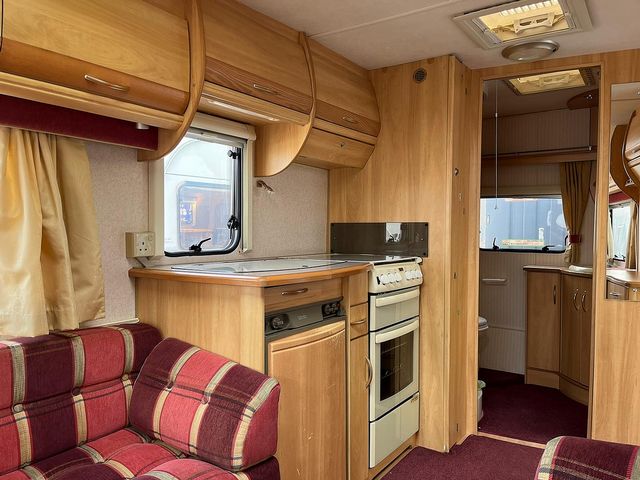 Sterling Eccles Topaz Touring Caravan (2000) - Picture 11