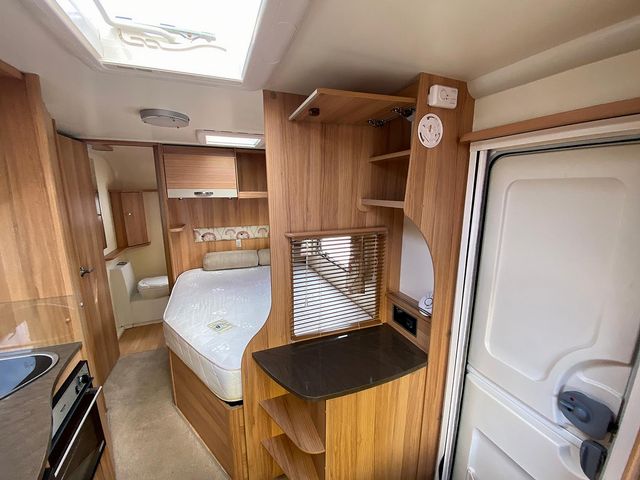 Bailey Persuit 460/4 Touring Caravan (2016) - Picture 11