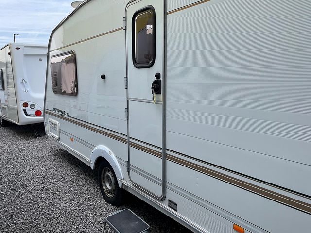 Abbey Maverick SL Touring Caravan (2001) - Picture 2