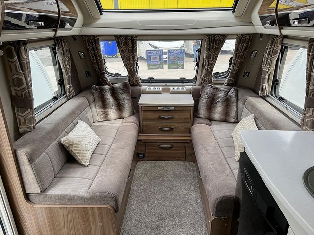 Swift Elegance 580 Touring Caravan (2019) - Picture 5