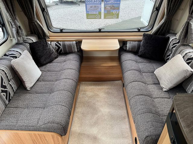 Bailey Pursuit Touring Caravan (2015) - Picture 4