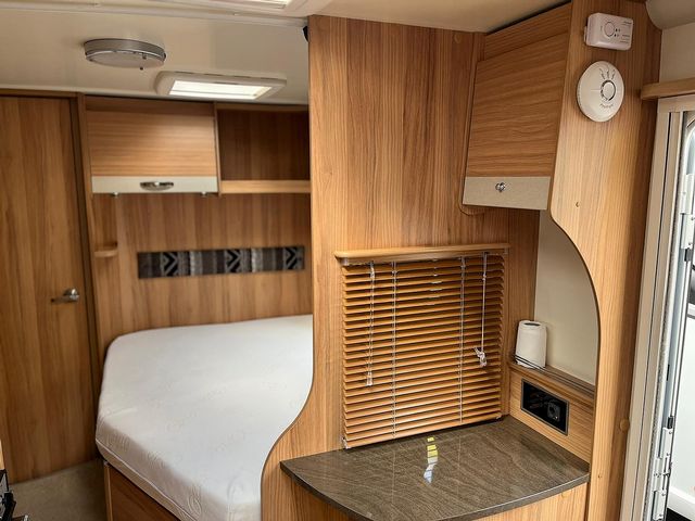 Bailey Pursuit Touring Caravan (2015) - Picture 7