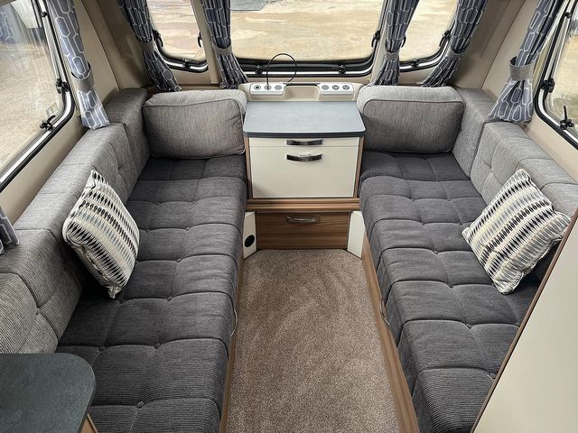 Swift Sprite DD Touring Caravan (2019) - Picture 9
