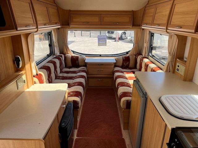 Avondale 470-2 Touring Caravan (2008) - Picture 11