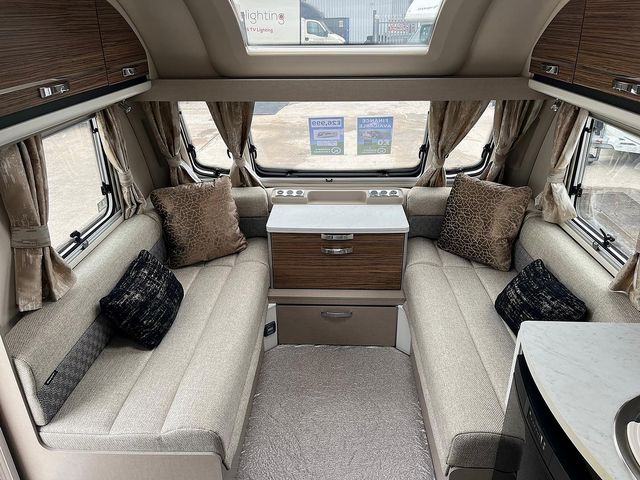 Swift EcclesX 880 Touring Caravan (2020) - Picture 13