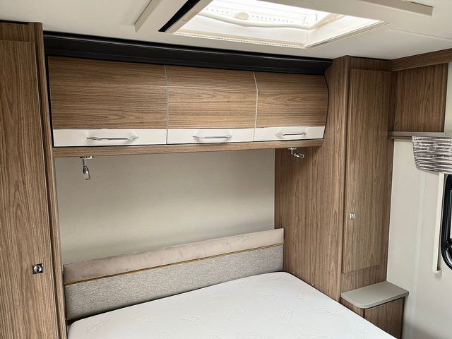 Coachman VIP 545 Touring Caravan (2018) - Picture 12