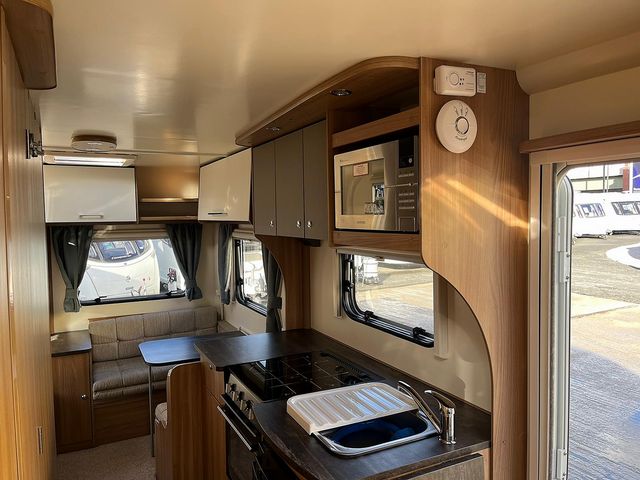Bailey Pursuit 570-6 Touring Caravan (2018) - Picture 14