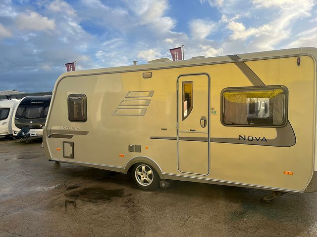 Hymer Nova 545 Touring Caravan (2007) - Picture 4