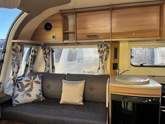 Bailey Pegasus Modena Touring Caravan (2016) - Picture 6