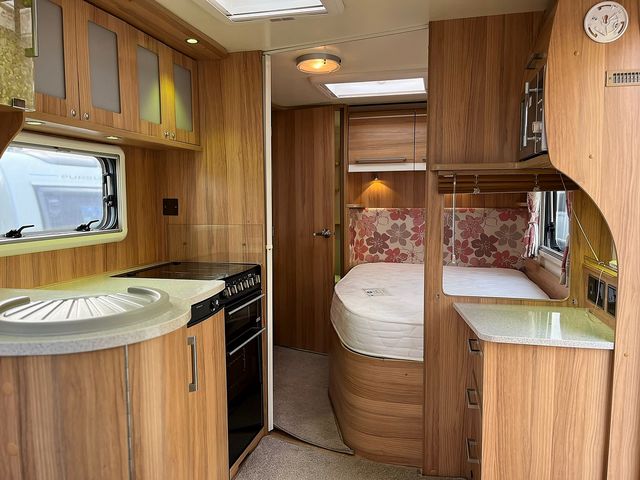 Bailey Unicorn Valencia Touring Caravan (2013) - Picture 5