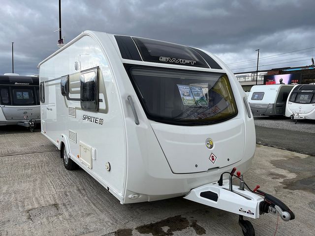 Swift Sprite Major 4 FB Touring Caravan (2014) - Picture 3