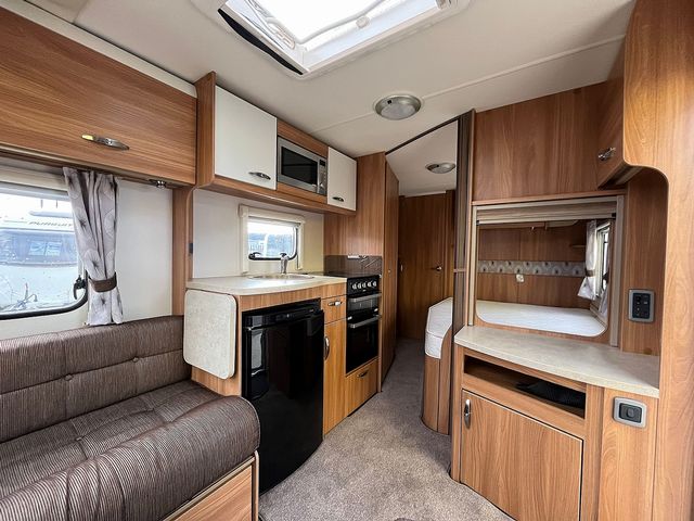 Swift Sprite Major 4 FB Touring Caravan (2014) - Picture 6