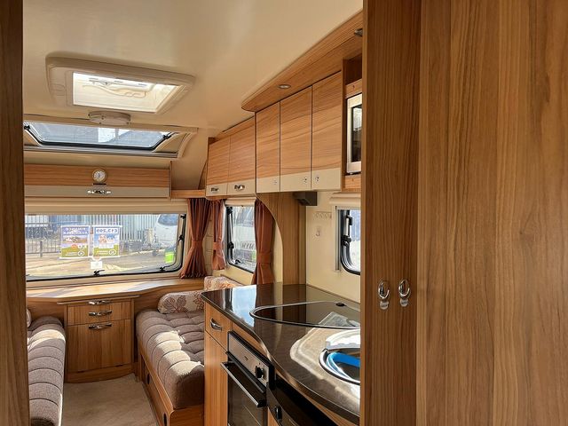 Bailey Pursuit 530/4 Touring Caravan (2014) - Picture 10