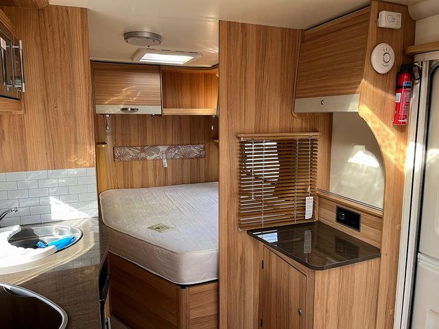 Bailey Pursuit 530/4 Touring Caravan (2014) - Picture 9