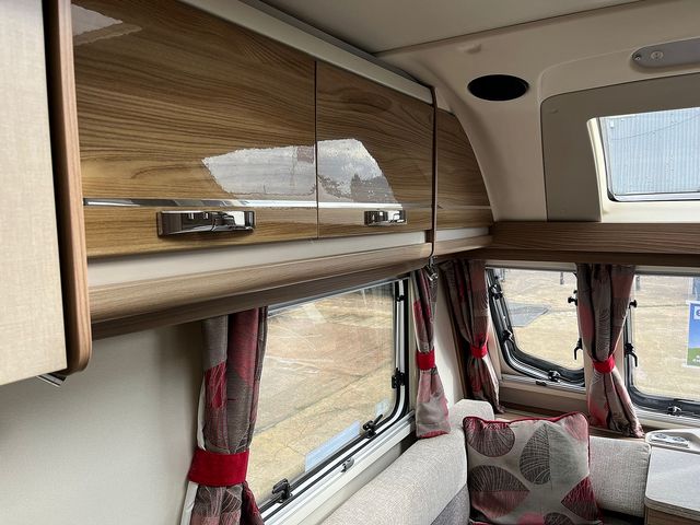 Swift Challenger 590 LUX Touring Caravan (2017) - Picture 6