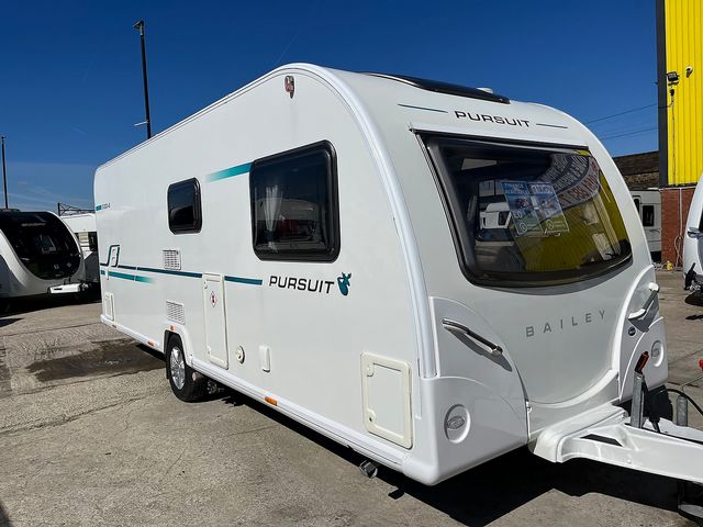 Bailey Pursuit 530/4 Touring Caravan (2017) - Picture 2