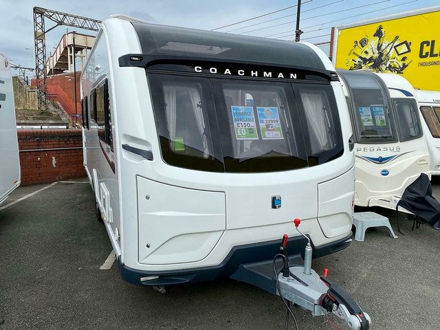 Coachman VIP 575 Touring Caravan (2018) - Picture 2