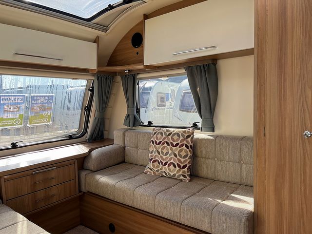 Bailey Pursuit 570/6 Touring Caravan (2018) - Picture 3