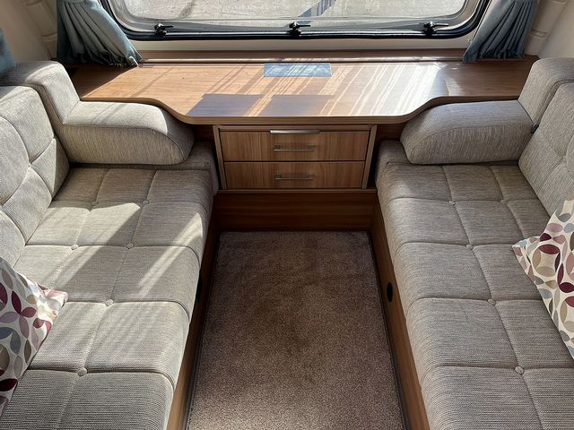 Bailey Pursuit 570/6 Touring Caravan (2018) - Picture 7