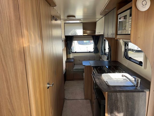 Bailey Pursuit 570/6 Touring Caravan (2018) - Picture 8