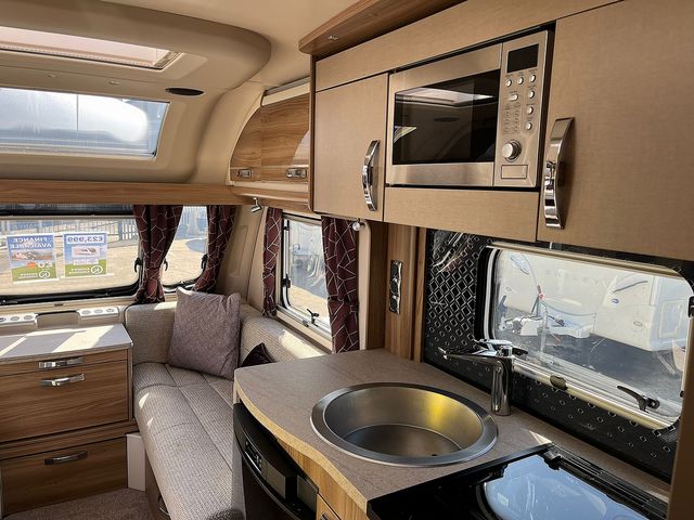 Swift Challenger 560 AL Swift Lux Pack (2020) - Picture 13