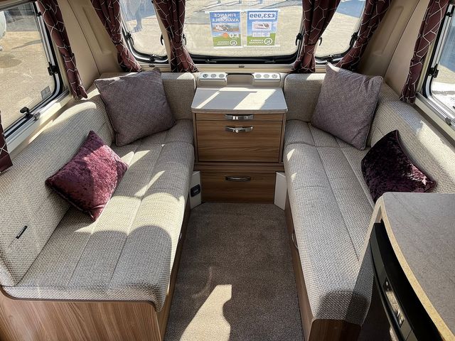 Swift Challenger 560 AL Swift Lux Pack (2020) - Picture 9