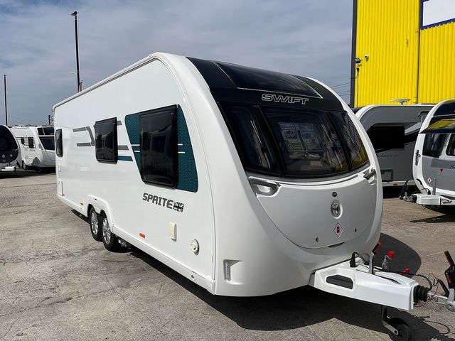 Swift Sprite Quattro FB Touring Caravan (2018) - Picture 2