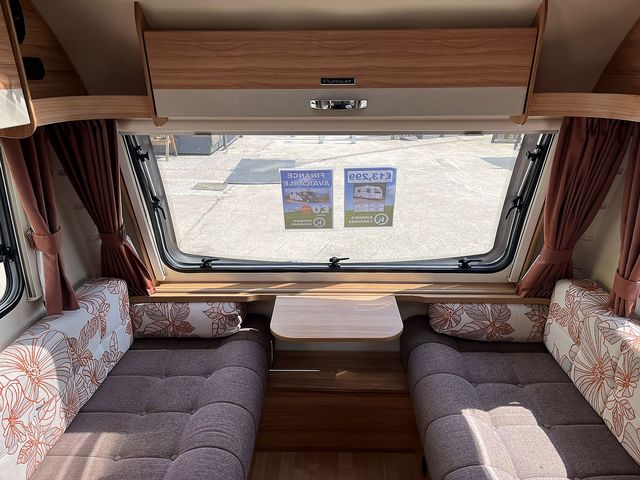 Bailey Pursuit 430/4 Touring Caravan (2014) - Picture 7
