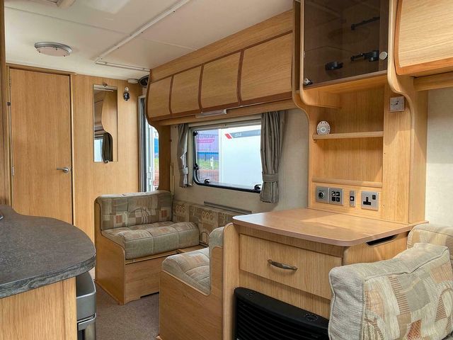 Coachman Amara 640/6 Touring Caravan (2010) - Picture 3