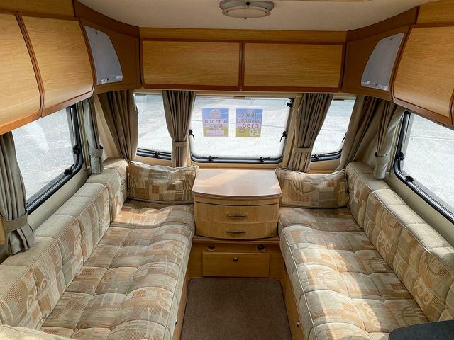 Coachman Amara 640/6 Touring Caravan (2010) - Picture 7