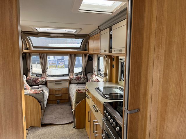 Coachman Laser 640/4 Touring Caravan (2012) - Picture 10