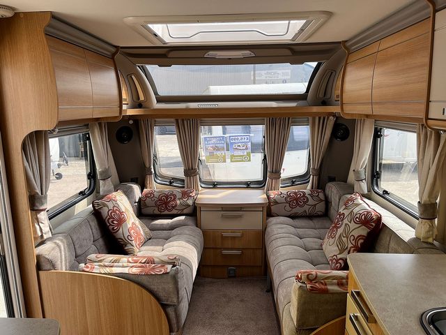 Coachman Laser 640/4 Touring Caravan (2012) - Picture 7