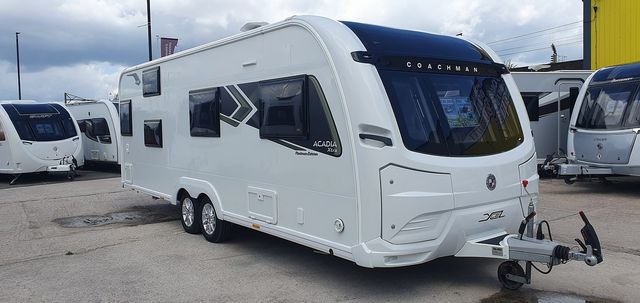 Coachman Arcadia Platinum 830 Touring Caravan (2020) - Picture 2
