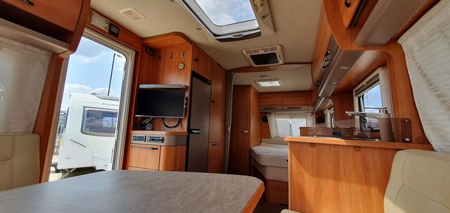 Hymer Nova GL 545 Touring Caravan (2015) - Picture 8