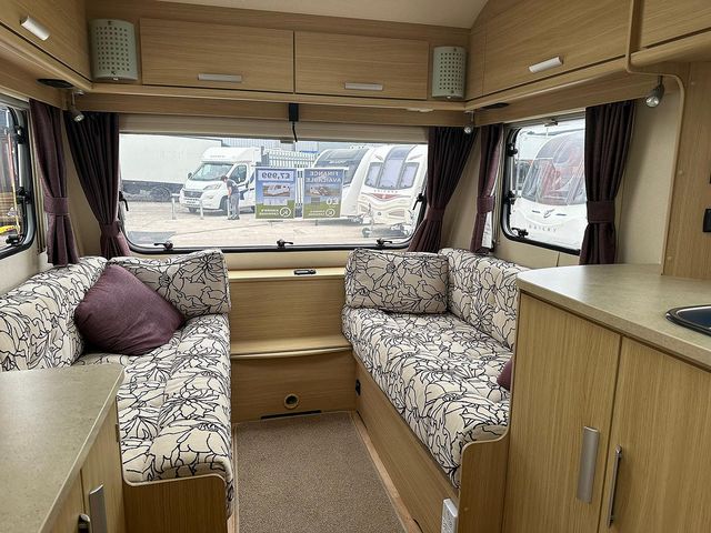 Venus 380/2 Touring Caravan (2015) - Picture 6