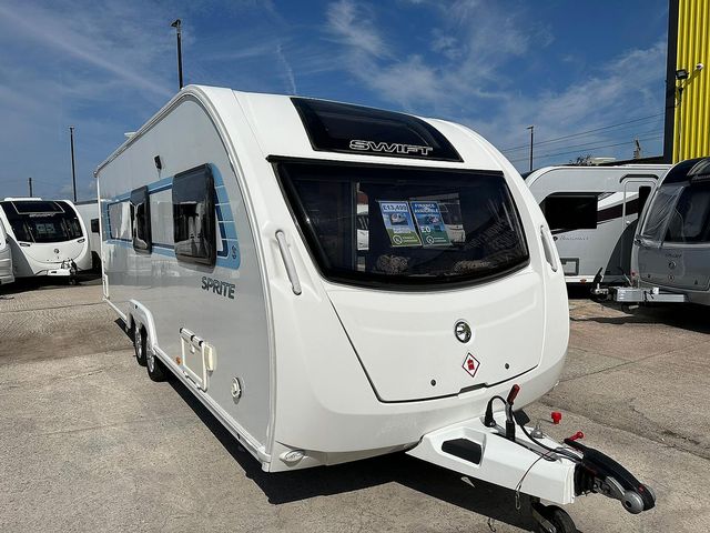 Swift Sprite Quattro FB Touring Caravan (2013) - Picture 2