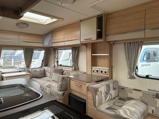 Coachman 520/4 Touring Caravan (2011) - Picture 4