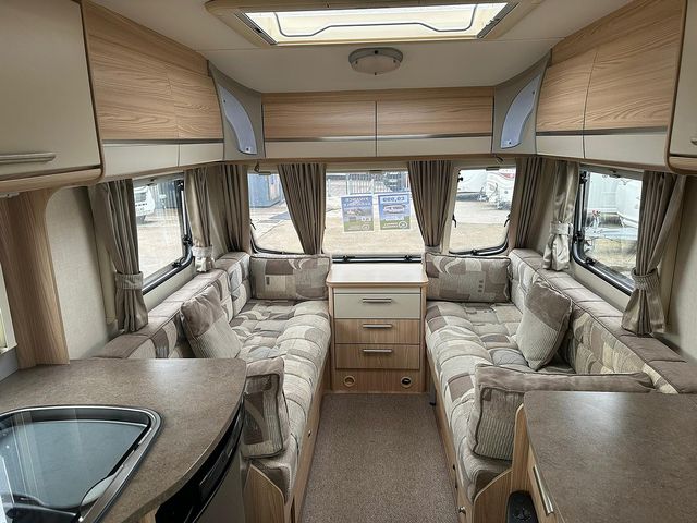 Coachman 520/4 Touring Caravan (2011) - Picture 6